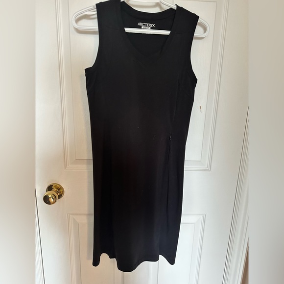 Dress - Picture 1 of 2